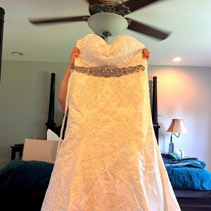 Oleg Cassini wedding dress